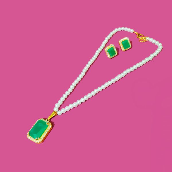 green chandbali earrings with pearl drops (copy)