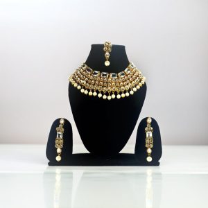 Bridal Choker Necklace Set – Kundan Jewellery with Maang Tikka
