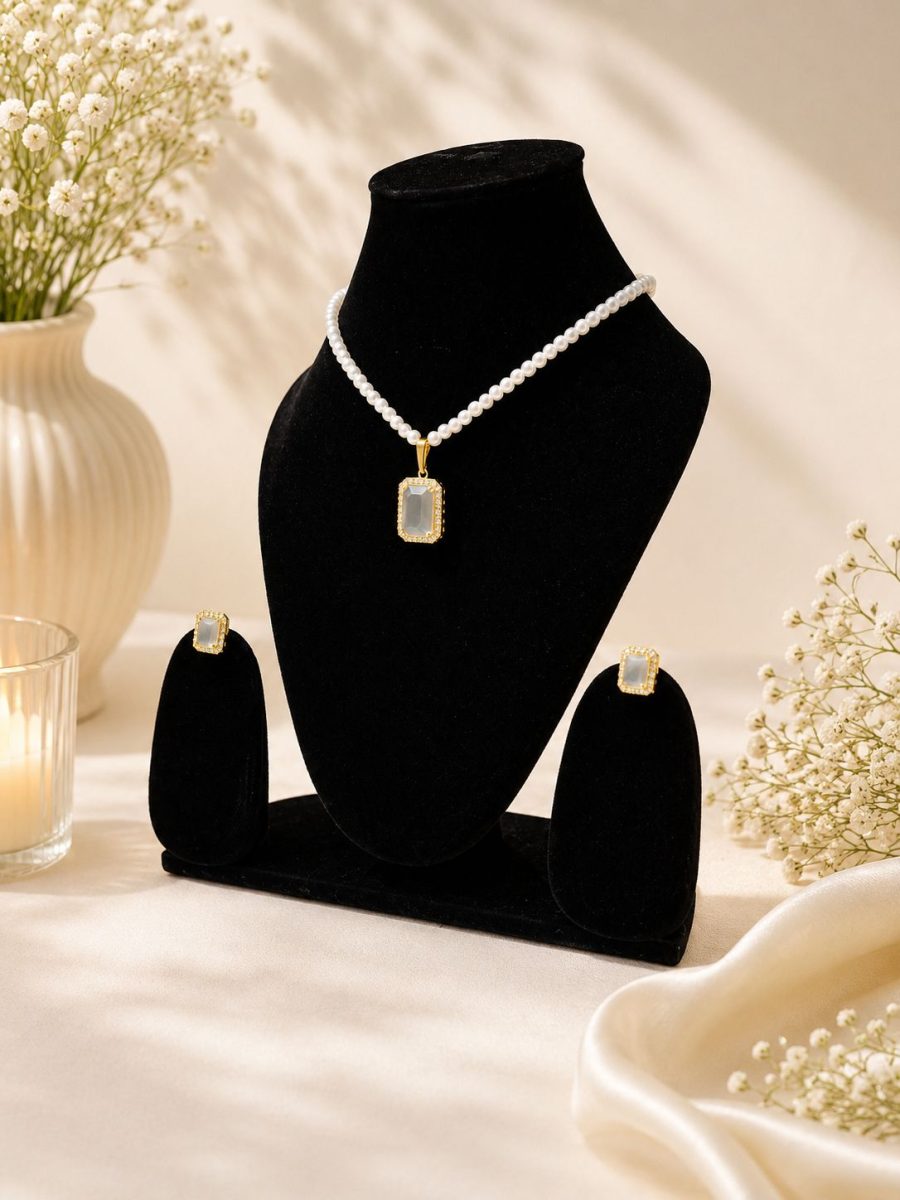 Gold plated white crystal pendant with pearl bead necklace for women